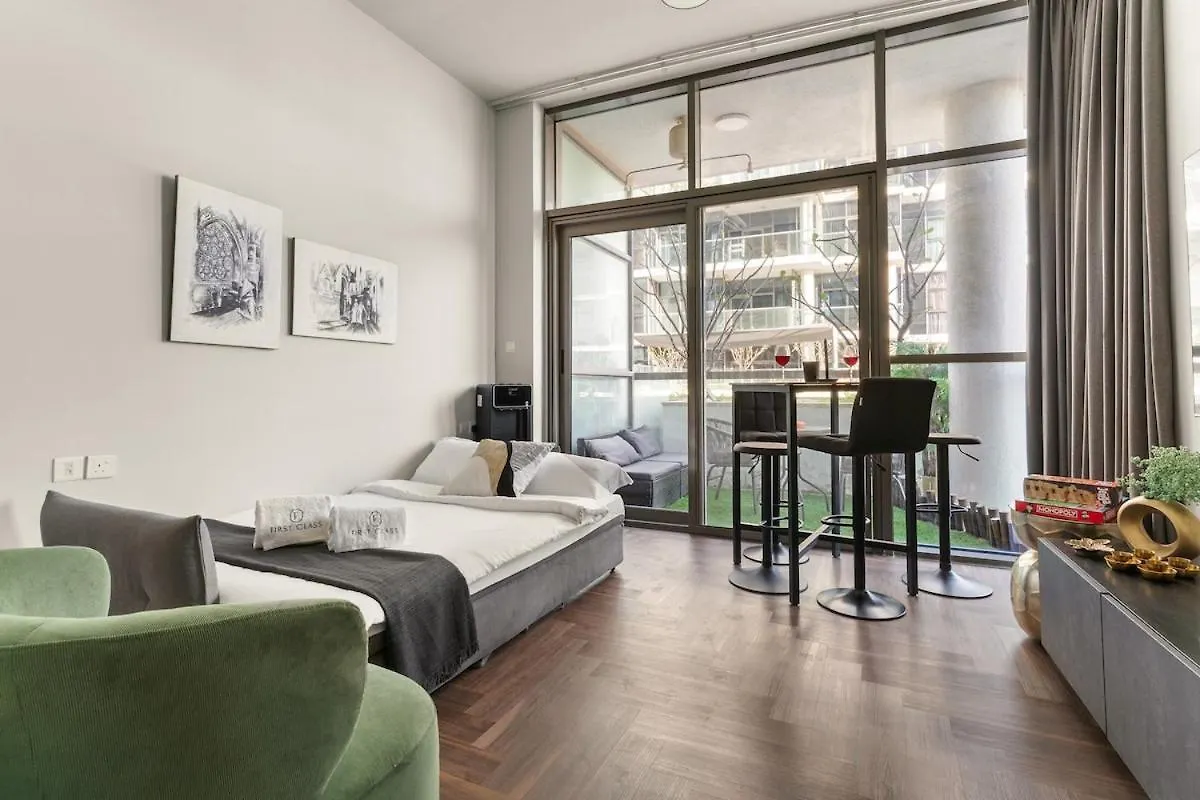 First Class Studio Urban Hideaway Dubai