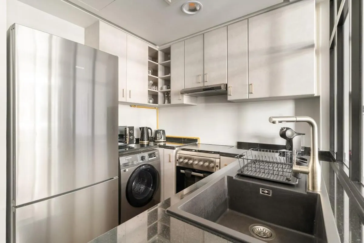 Apartment First Class Studio Urban Hideaway Dubai